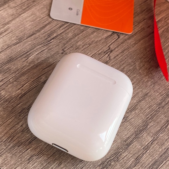 Airpods Gen 1 - Picture 3 of 3